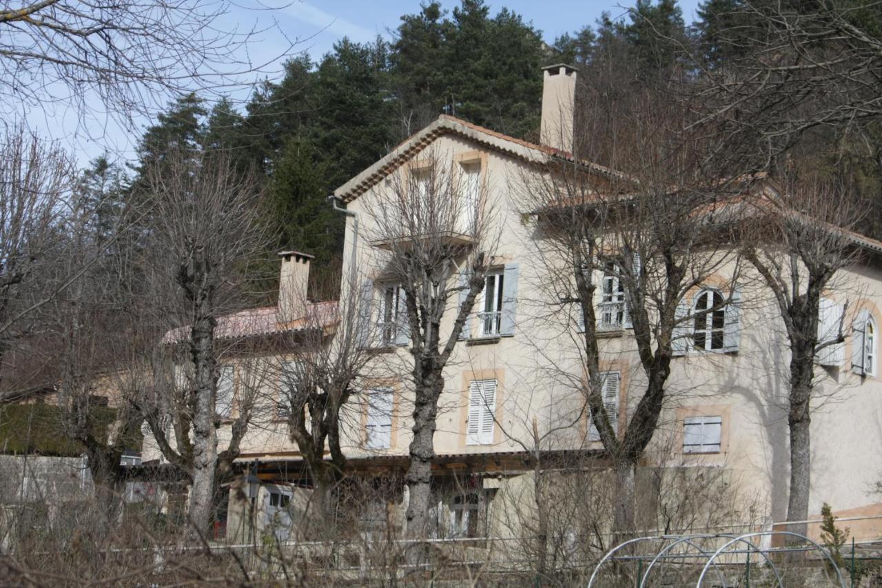 Charmant Appartement Au Coeur Des Gres D Annot Exteriör bild