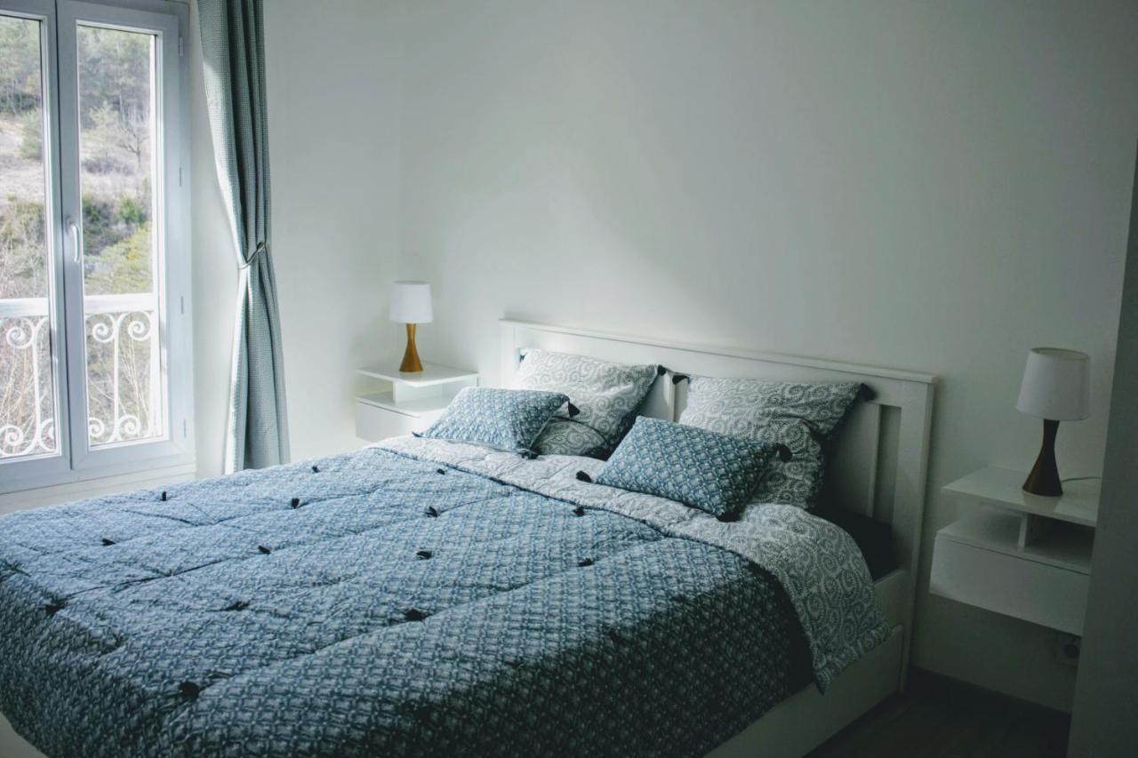 Charmant Appartement Au Coeur Des Gres D Annot Exteriör bild